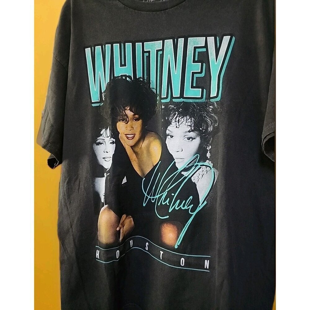 Torrid Cotton Classic Fit Crew Whitney Houston Tee New 1X‎ 14 16 Excellent A107